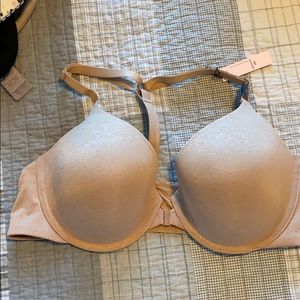 NWT 38C Victoria’s Secret racerback bra in nude